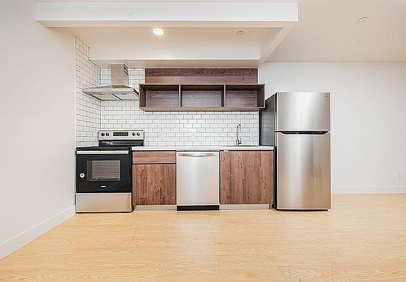 5th image of 24 Wilson Ave #3B