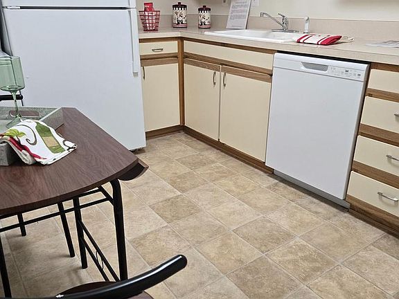 3rd image of 15107 Interlachen Dr Unit 2-321