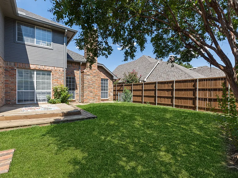 3912 Newhall Dr — Photo 20