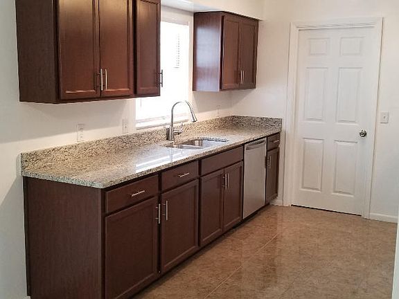 5th image of 2860 Oak Lea Dr