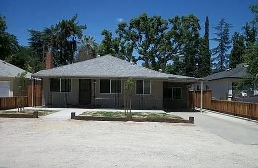 1st image of 627 E Fountain Way