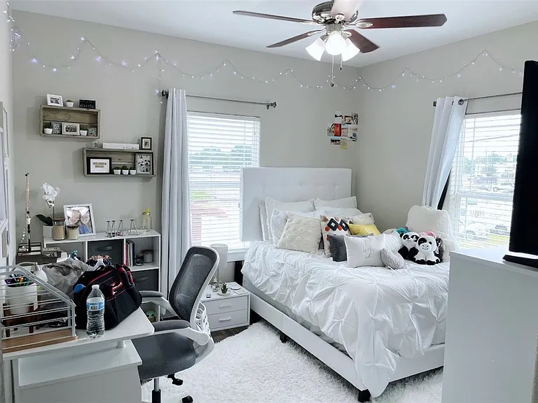 216 Howdy Ct — Photo 2