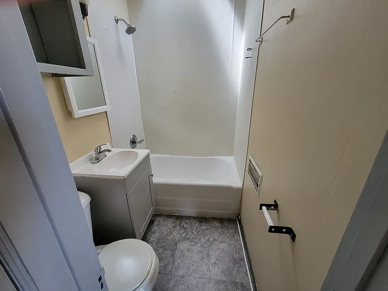 401 N Dewey St #401 — Photo 13