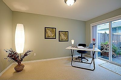 4th image of 4842 Railroad Ave NE