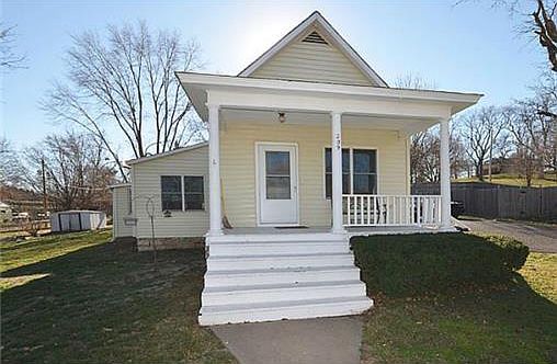 2nd image of 209 Almond St