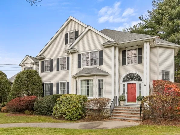2 Old Farm Rd, Norwood, MA 02062