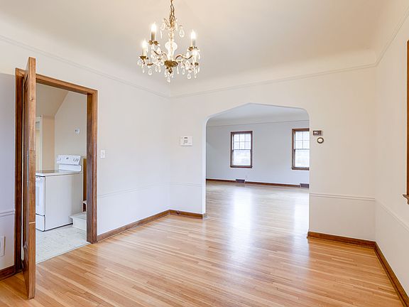 4th image of 3814 Dewey Ave
