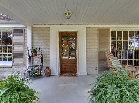 3rd image of 117 W Tyne Dr