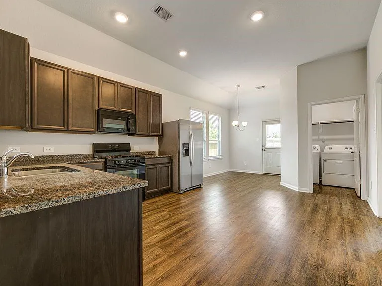 14469 Sugar Pines Dr — Photo 11