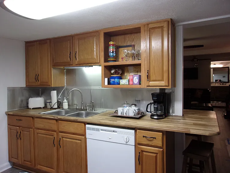 2715 E 17th St #B — Photo 2