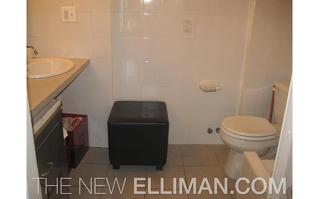 Rented by Douglas Elliman | media 15
