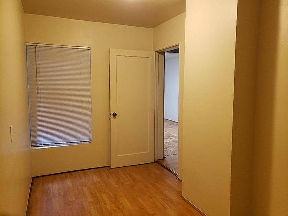 3rd image of 619 25th Ave APT 1