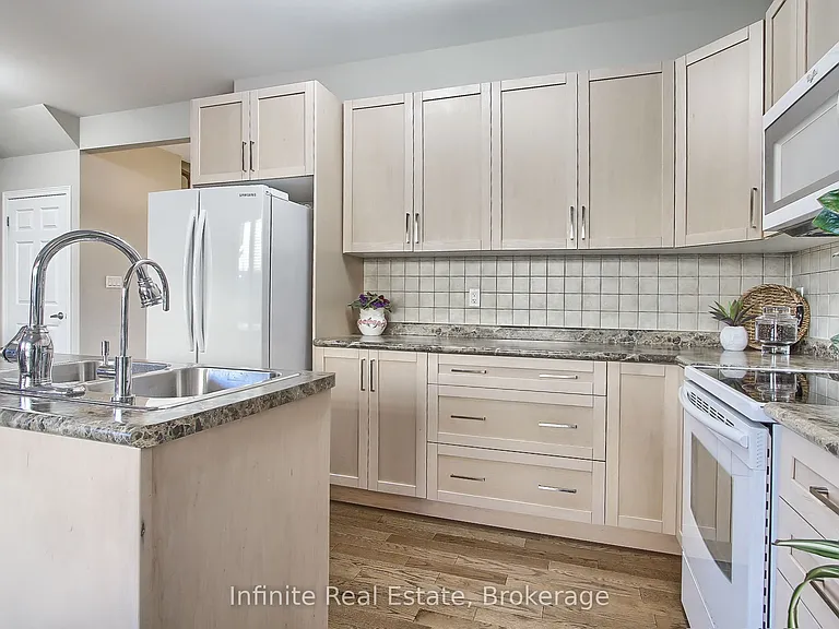 380 Lake St #11 — Photo 12