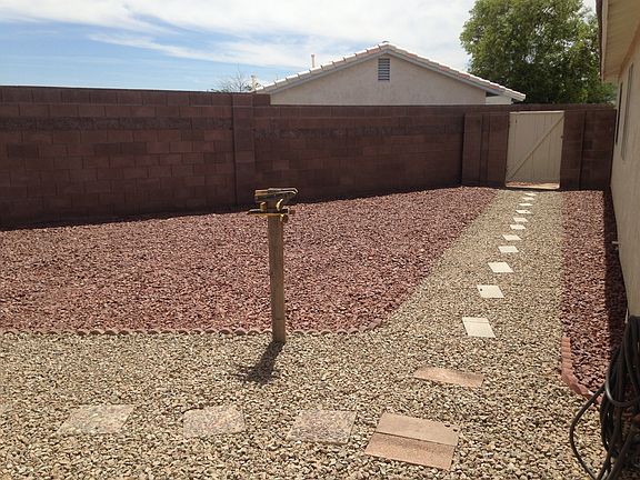 4th image of 1613 E Courtney Pl