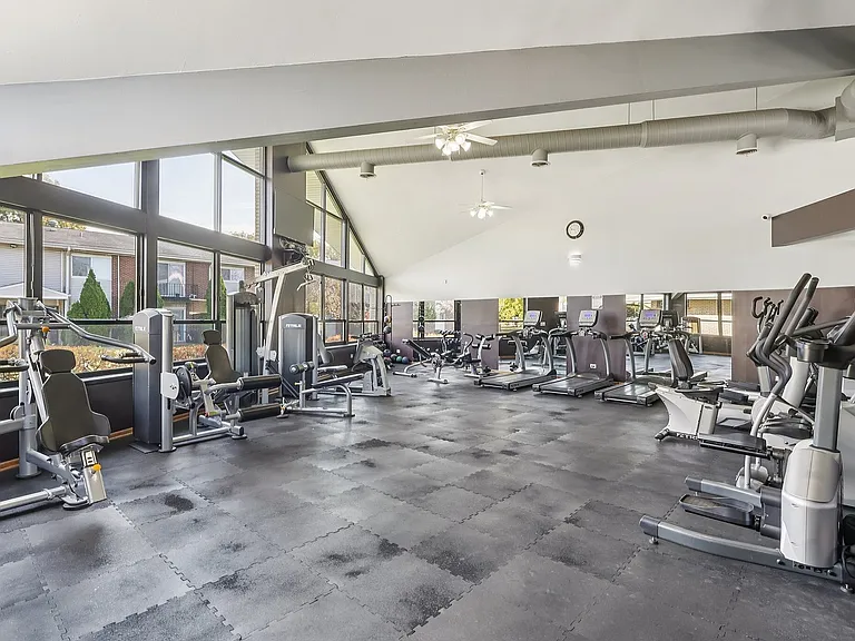 30-web-or-mls-Kennedy Dr-0611-909