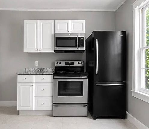2nd image of 37 Courtland St #C
