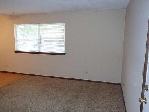 3rd image of 736 Demaret Dr APT D