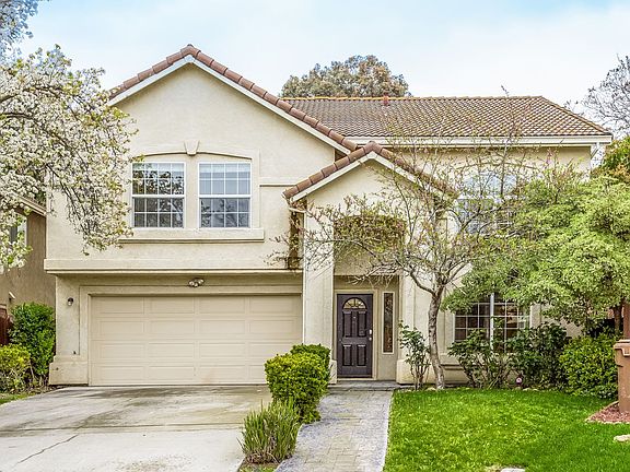 2nd image of 2009 Garden Ct