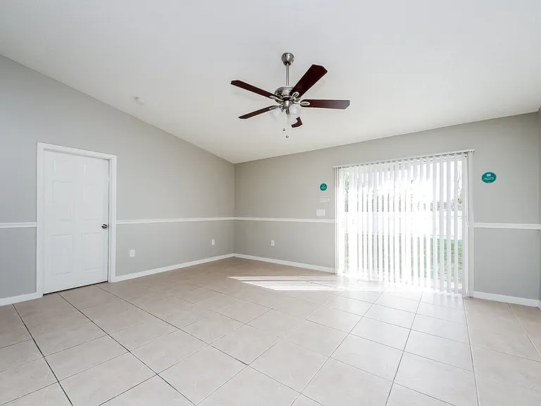 473 Martigues Dr — Photo 9