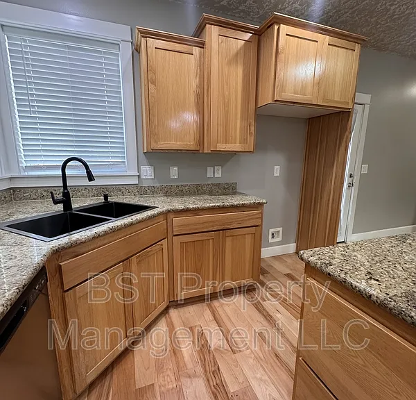 1604 Webb Lake Dr — Photo 3