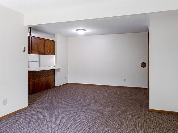 3rd image of 427 33rd Ave N
