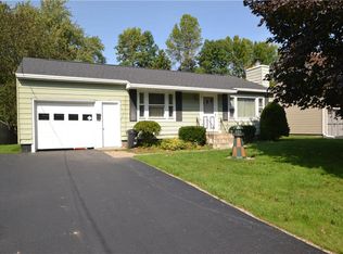 109 Oakley Dr, North Syracuse, NY 13212