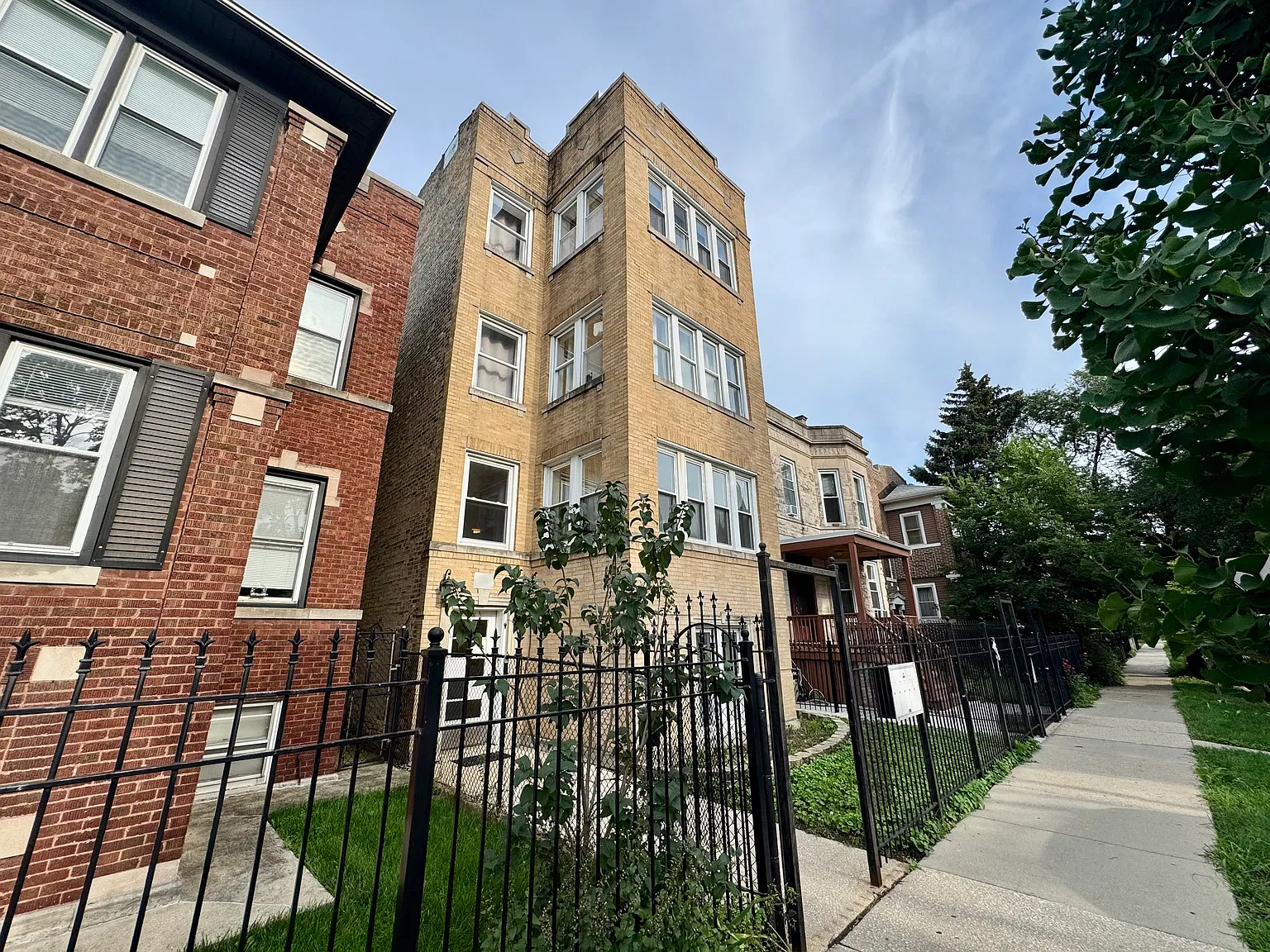 3 bed, 1500 sqft, $2,495 — Photo 1