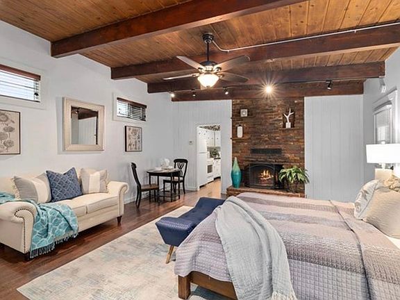2nd image of 319 Jasmine Ave #A