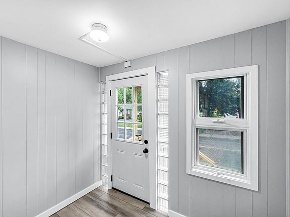3rd image of 83 Rolf Ave