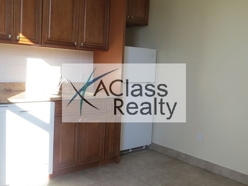 1st image of 3936 28th St