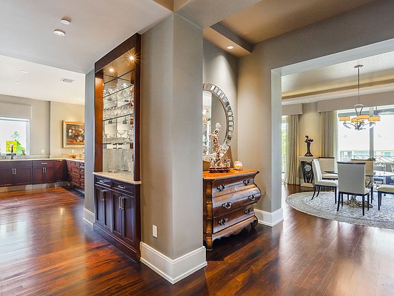 3rd image of 350 4th Ave S #4