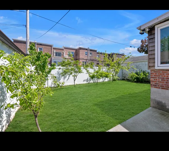6937 172nd St — Photo 18