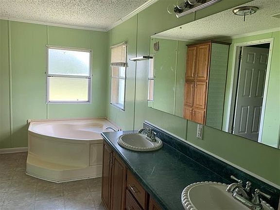 4th image of 2031 Saint Mary St #C