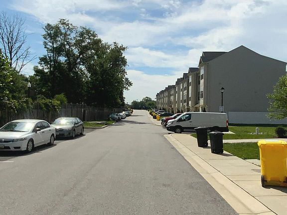 3rd image of 8201 Hollow Ct