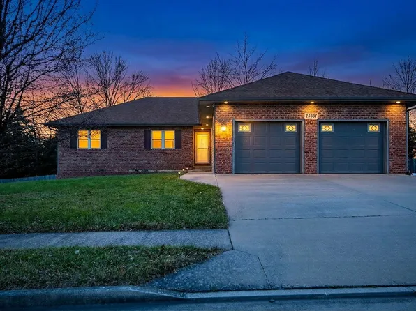 14331 Ontario Dr, Hallsville, MO 65255