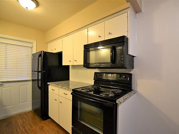 4th image of 103 W Brown St #3