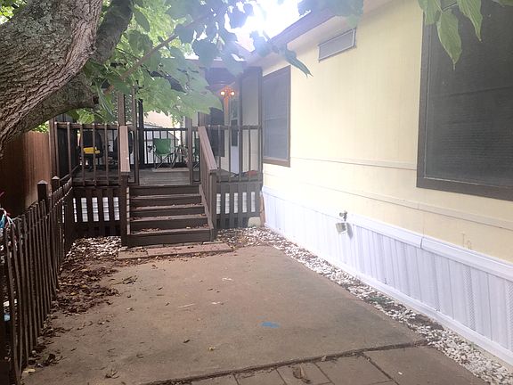 3rd image of 1325 Oak Knoll Way #672
