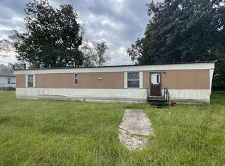 536 S Railroad Ave, Claxton, GA 30417