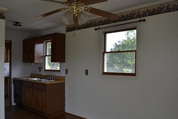 5th image of 21402 Lakeshore Dr