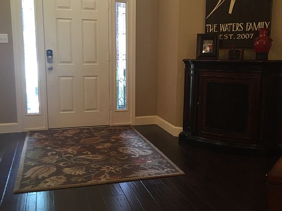 3rd image of 19 Crockett Cir