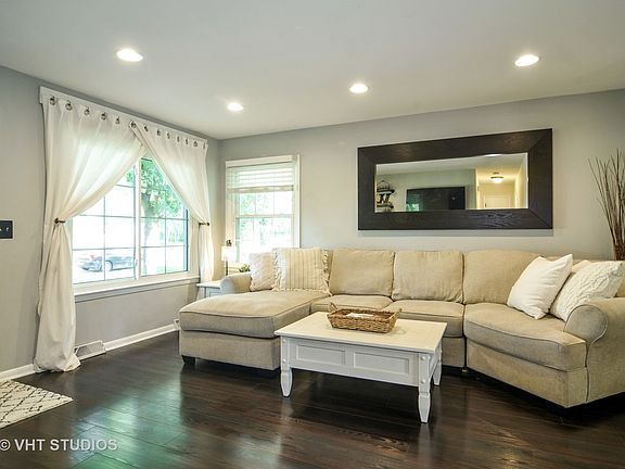 3rd image of 708 N Stephen Dr