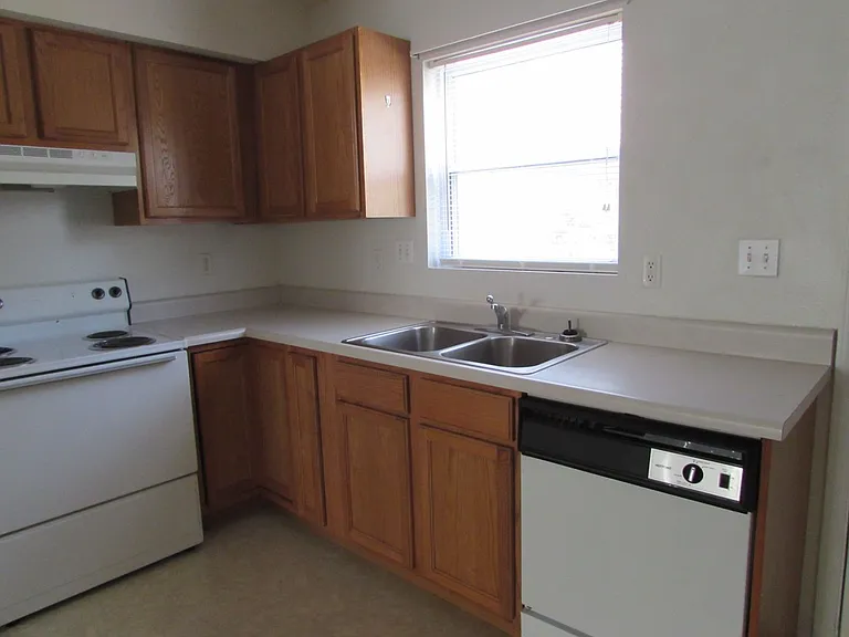 104 Viren Ln — Photo 3