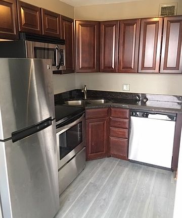 5th image of 4343 N Clarendon Ave APT 1401