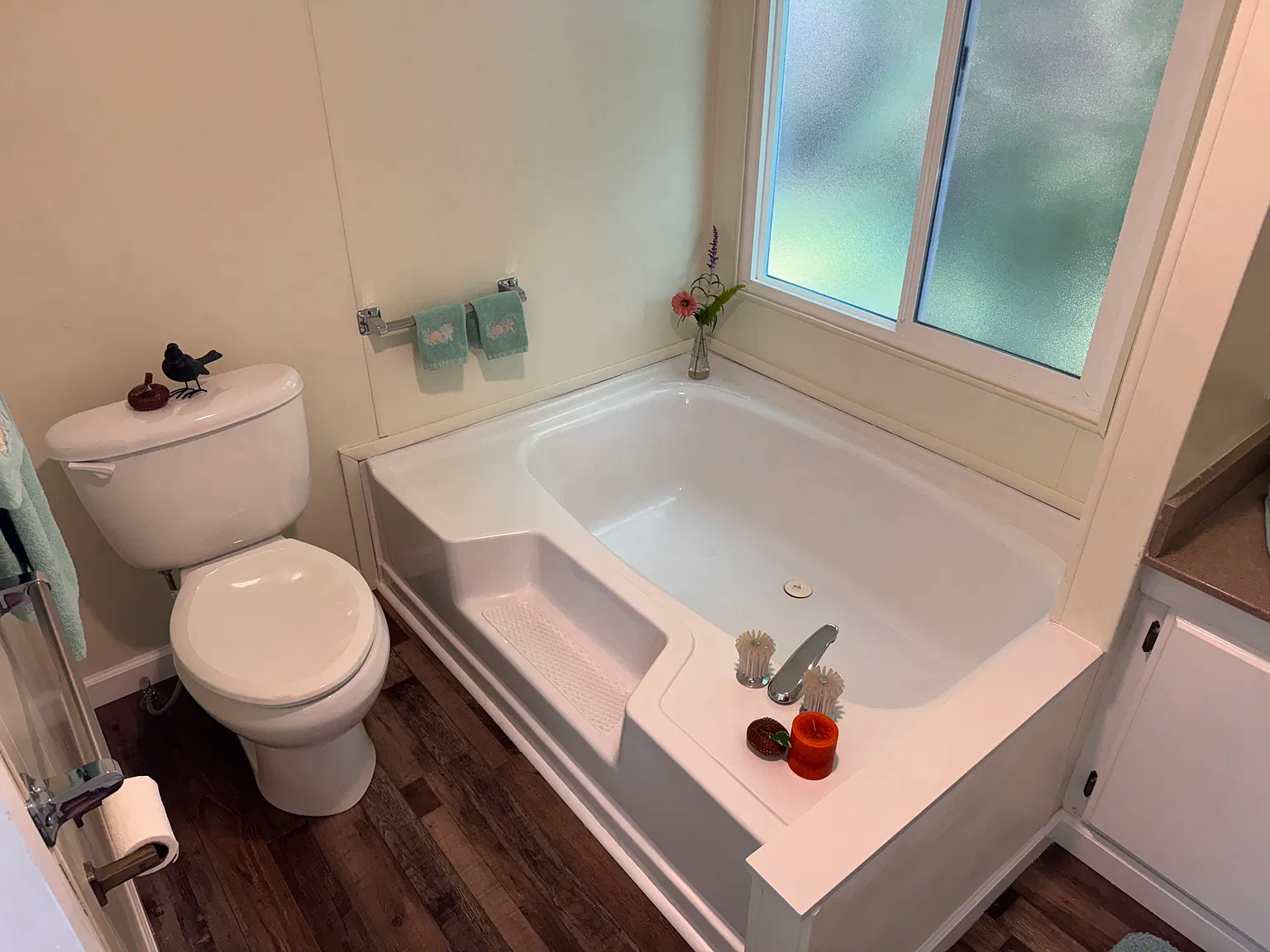 2 bed, 840 sqft, $1,750 — Photo 3
