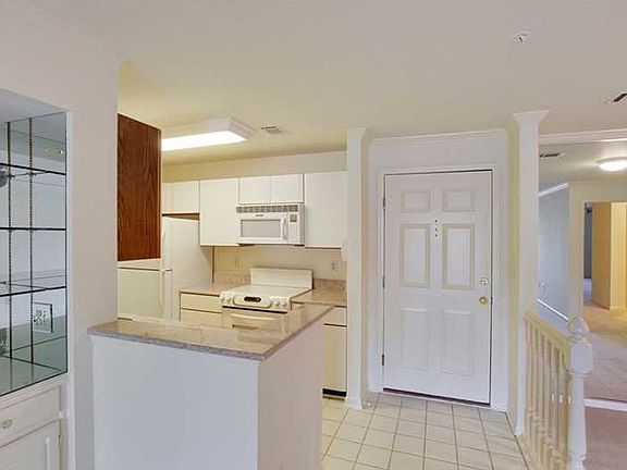5th image of 28307 Plantation Dr NE #307
