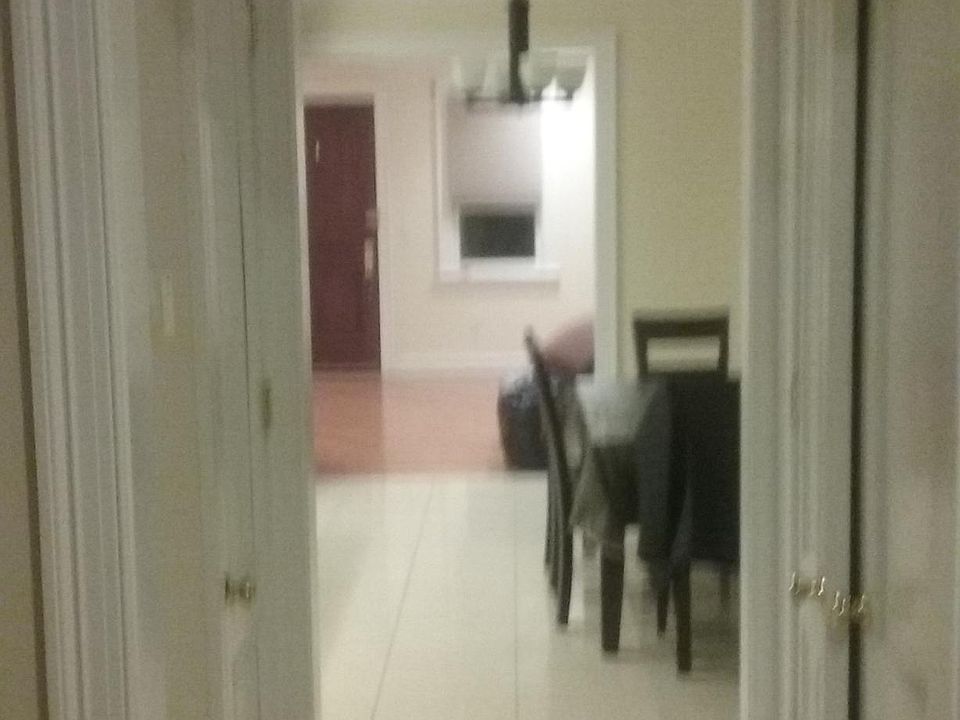 1st image of 1042 Arden Ave