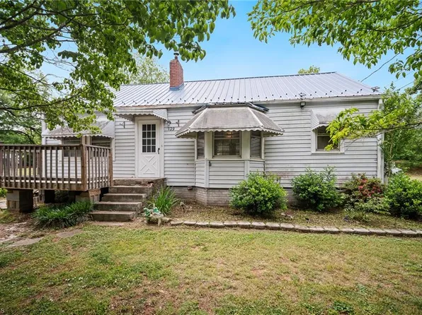 129 W Finch Ave, Denton, NC 27239