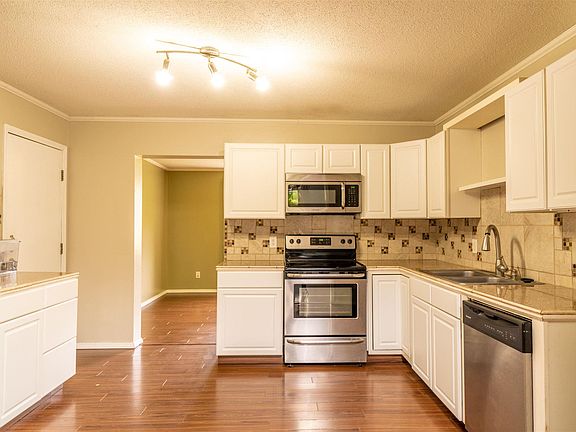 4th image of 7909 W South Dr
