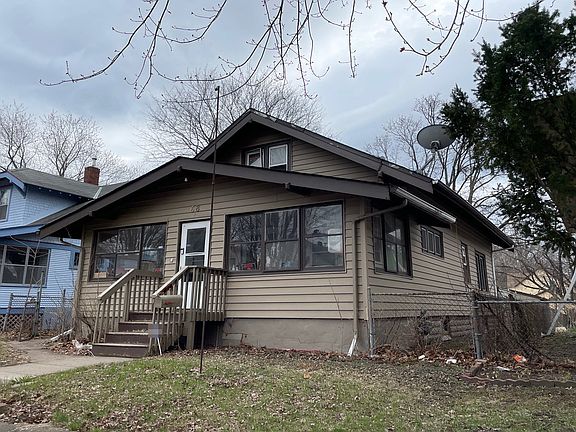 2nd image of 68 Magnolia Ave W