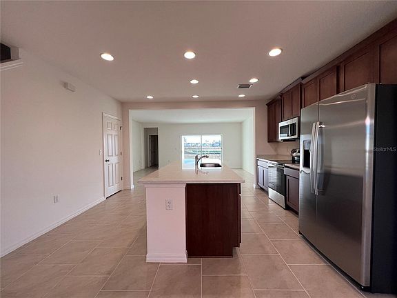 5th image of 1112 Sand Torch Cir #1112